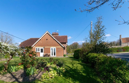 Ewhurst Green House | Jessie's Place - One Bedroom House, Sleeps 2