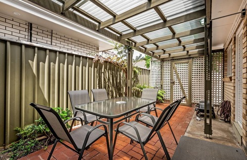 Brighton House | Jetty Road Retreat ~ Brighton - Charming 2-Bedroom Unit in Brighton