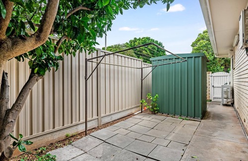Brighton House | Jetty Road Retreat ~ Brighton - Charming 2-Bedroom Unit in Brighton