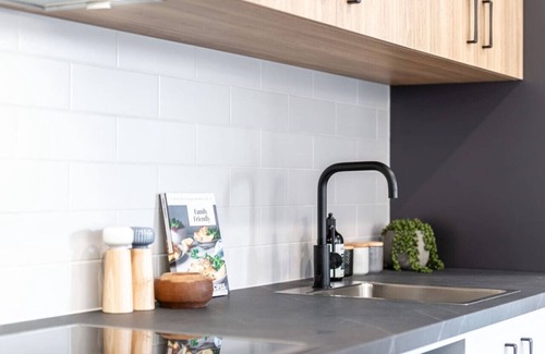 Port Adelaide Apartment | Jewel on Jubilee - New 1 Bed Apt with Parking