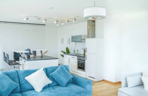 Bruckenkopf Apartment | JH Apartments: Design Oldtown Penthouse