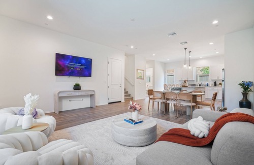 Walnut House | Jie’s Golden Walnut - Brand New Modern 4B4B Home