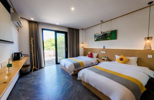 Xiangxi Bed & Breakfast | Jingjing Home Inn No. 372 Furong Town