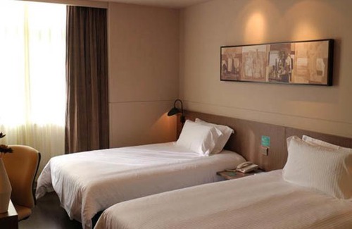 Chengxi District Hotel | Jinjiang Inn Select Xining West Wusi Road New Hualian Square
