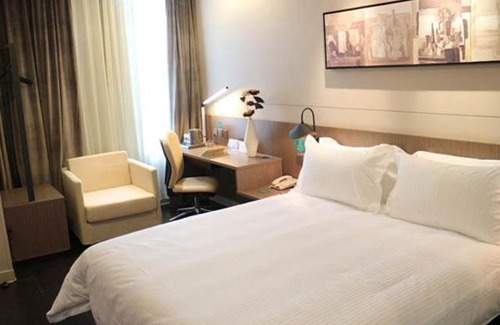 Chengxi District Hotel | Jinjiang Inn Select Xining West Wusi Road New Hualian Square
