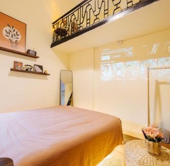 Old Quarter Apartment | JinZinHome/COZY House near TRAIN street/Netflix