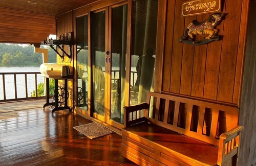 Phunphin House | Jiratara Riverside Homestay - Entire home up to 4 guests
