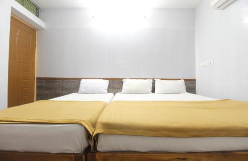Jayankondam Hotel | JKS DELUXE LODGE