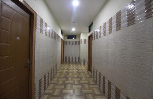 Jayankondam Hotel | JKS DELUXE LODGE