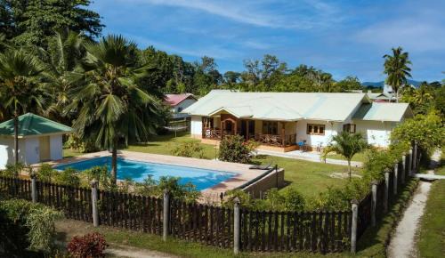 La Digue Villa | JMS Ventures Guesthouse - Private Pool