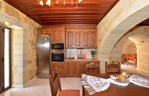 Pyrgos Psilonerou Villa | Joanna Villa, a magnificent historic villa with private pool