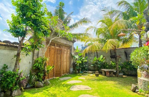 Kediri House | Joglo Breeze Guesthouse and villa room 1