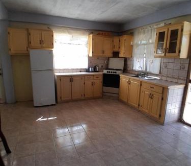 Barroui Apartment | John's Residence