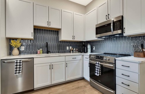 East Nashville Apartment | Johnny Cash on Main | 1 mile to DTNash| LUX, Johnny Cash on Main | 1 mile to DTNash| LUX