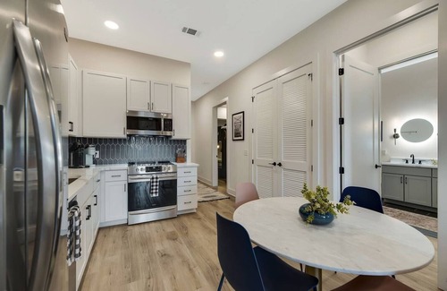 East Nashville Apartment | Johnny Cash on Main | 1 mile to DTNash| LUX, Johnny Cash on Main | 1 mile to DTNash| LUX