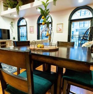 Downtown Knoxville Apartment | Jolene's Hideout - Noise Notice Wed-Sun