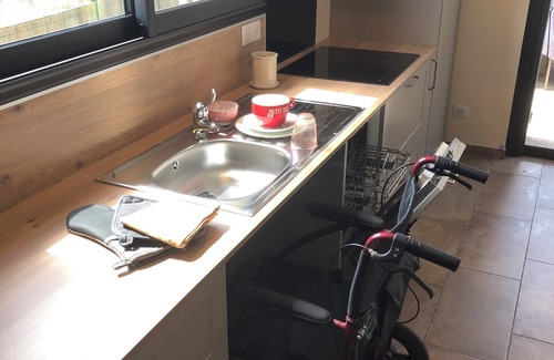 Vallabrix House | Joli Gîte 4 , Accessible PMR Près D'uzès, du Pont du Gard, et du Musée Haribo