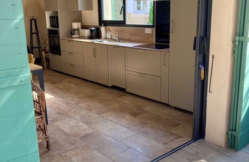 Vallabrix House | Joli Gîte 4 , Accessible PMR Près D'uzès, du Pont du Gard, et du Musée Haribo