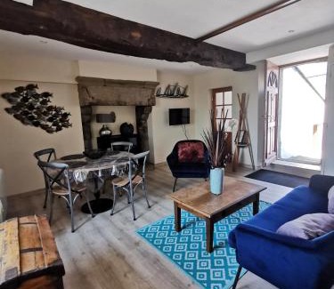 Megrit House | JOLIE MAISON DE VILLAGE