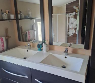 Vedene Apartment | Jolie petite maison tout proche d avignon