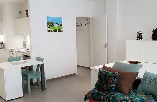 La Joliette Apartment | JOLIETTE, NEW STUDIO 45 m2, AIR CONDITIONING, WIFI, PARKING