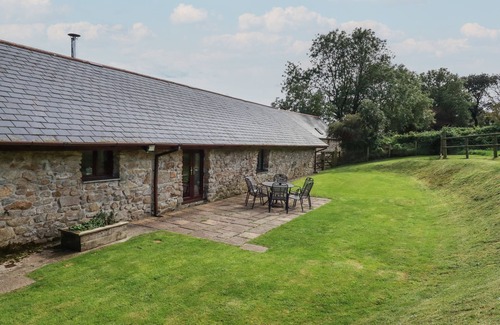 Fivelanes Cottage | JOLLS GROUND BARN, pet friendly, with open fire in Five Lanes