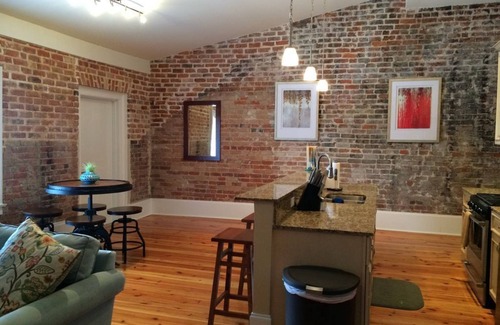 Arts/Warehouse District Condo | "Josephine" Historic Arts District Condo, Walk to Smoothie King, Superdome & Mor