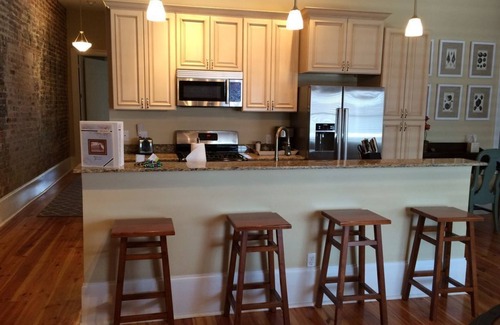 Arts/Warehouse District Condo | "Josephine" Historic Arts District Condo, Walk to Smoothie King, Superdome & Mor