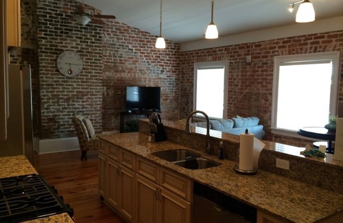 Arts/Warehouse District Condo | "Josephine" Historic Arts District Condo, Walk to Smoothie King, Superdome & Mor