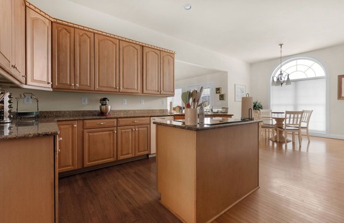 Marshall House | Josephine's Cottage: Peaceful Getaway Near DC