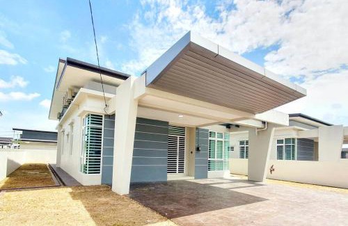 Central Seberang Perai House | JOVIAL SingleStorey Bungalow 4Room10Pax `Alma