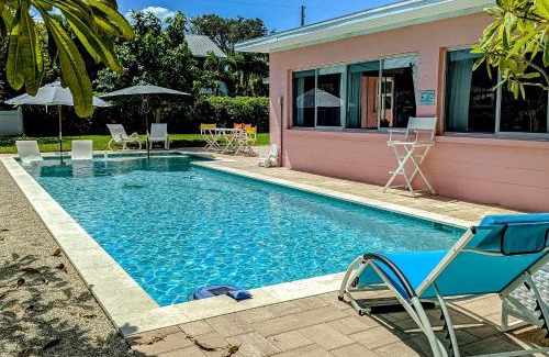 Holmes Beach House | Joy Abounds