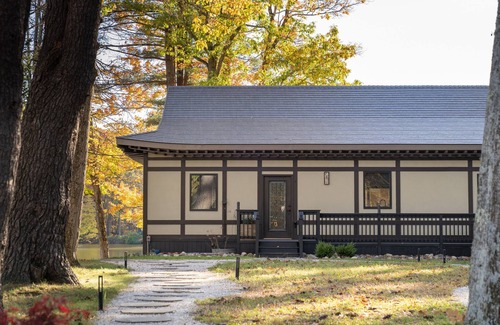 Oak Hill House | Joy Cottage - 3 Bedroom/3 Bath - Waterfront Property on Buddhist Temple Grounds