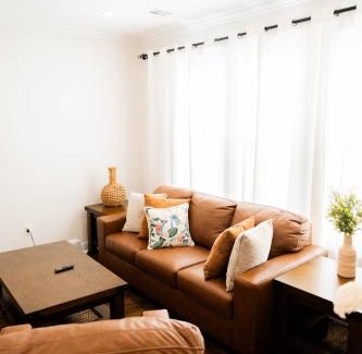 Weequahic House | Joynest Place