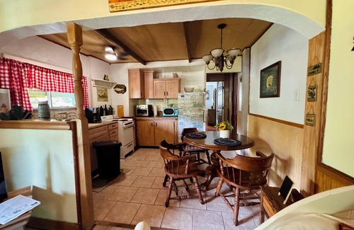 Edgar Cabin | Juanita’s Cabin , a Peaceful cabin in Central Florida. IG:@JUANITASCABIN