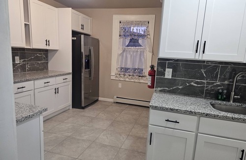Weequahic Apartment | Judees' Comfort 2nSpacious 2-bedroom apartment available in charming Newark, NJ.