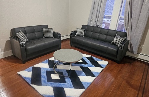 Weequahic Apartment | Judees' Comfort 2nSpacious 2-bedroom apartment available in charming Newark, NJ.