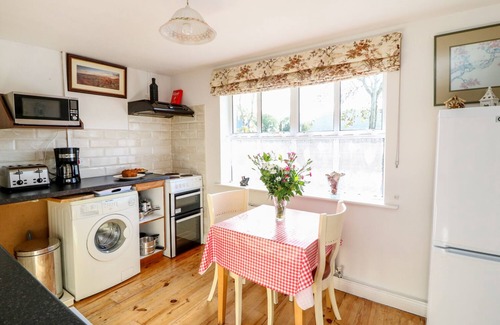 Castleisland Cottage | JULIE'S COTTAGE, pet friendly in Castleisland, County Kerry
