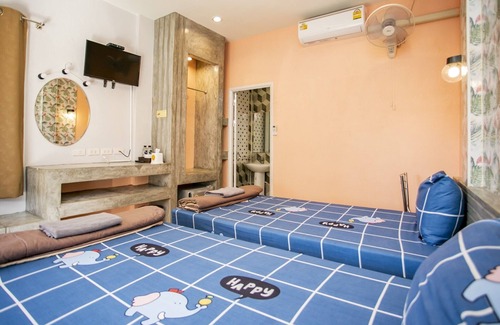 Wiset Chai Chan Hotel | Jumbo Villa Homestay and Resort