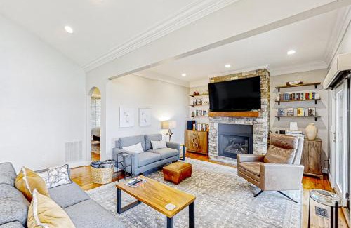 Laurel Park House | Jump Off Rock Retreat