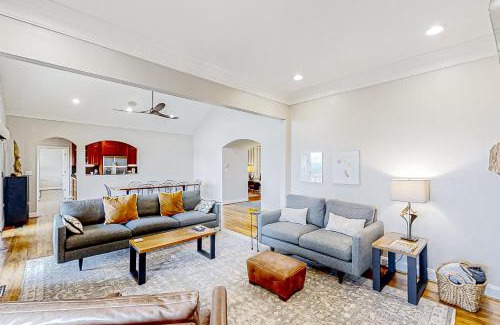 Laurel Park House | Jump Off Rock Retreat