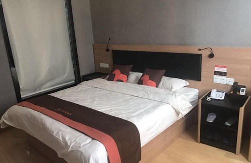 Bengbu Hotel | JUN Hotels Anhui Bengbu Wuhe County Zhongxu Industrial Plaza Store