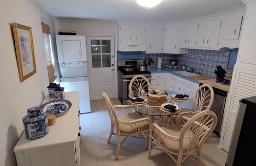 Asbury Park Cottage | JUNE & SEPTEMBER '25 Gorgeous Renovation-Walk to Beach, Restaurants, Bars, Shops