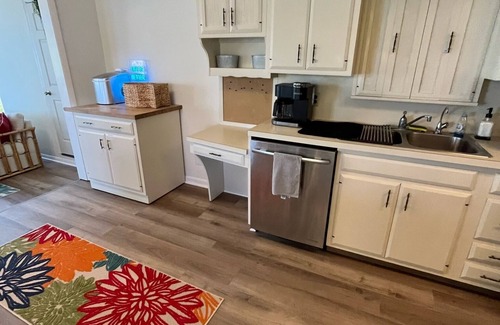 Three Rivers Cottage | Jungle Arcade, Fall Fires, Winter Dome, WFH - WEEKLY STAY DEALS