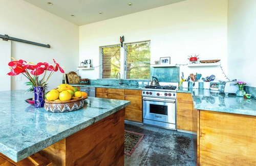 Kapoho Villa | Jungle Haven: Oceanfront Eco Villa on Fruit Farm