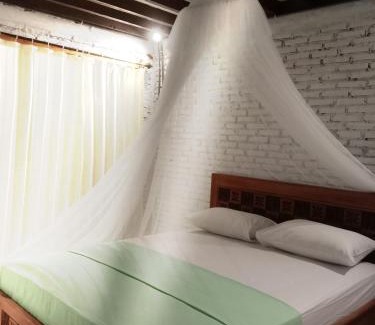 Medewi Hostel | Jungle House - surf & stay