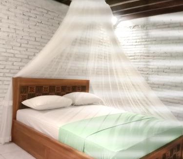 Medewi Hostel | Jungle House - surf & stay