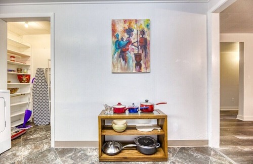 Edgewater Apartment | Jungle-Inspired Urban Oasis | Pet Friendly Stay