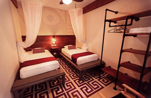 Tikal National Park Hotel | Jungle Lodge Tikal Hostal
