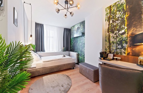 Rathaus Hotel | JUNGLE No5 Boutique Hotel - Stuttgart City-Center